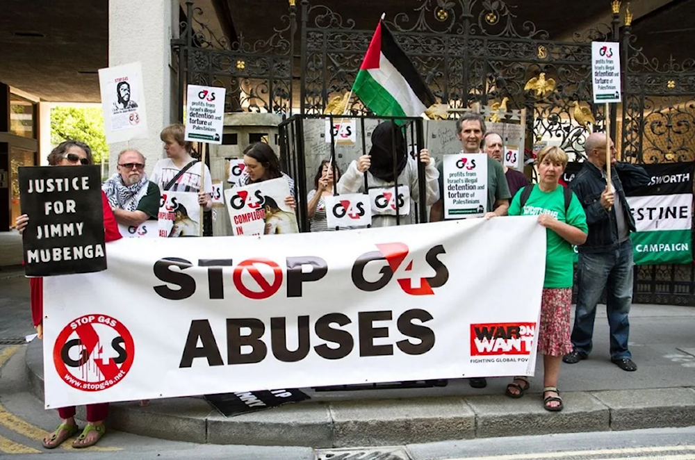 La empresa de seguridad G4S proporcionó equipos y servicios de seguridad a las cárceles israelíes, lo cual provocó el rechazo de numerosas organizaciones defensoras de los derechos humanos de los palestinos. 