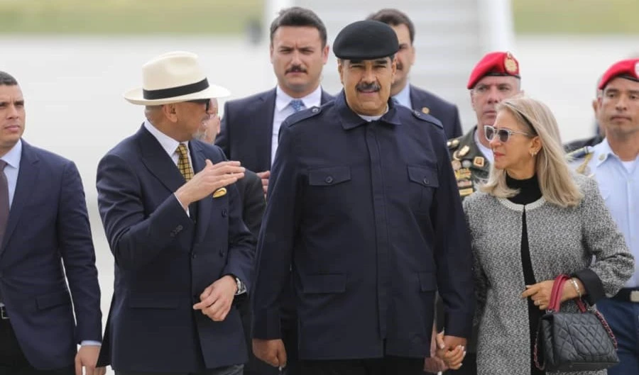 En la terminal aérea le dieron la bienvenida al gobernante sudamericano autoridades capitalinas turcas y el embajador venezolano en la nación euroasiática, José Bracho.