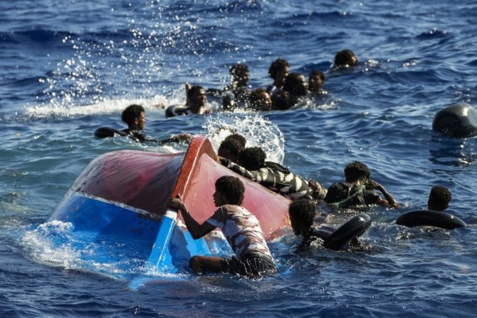 Al menos 40 inmigrantes desaparecidos tras naufragio en Lampeduza
