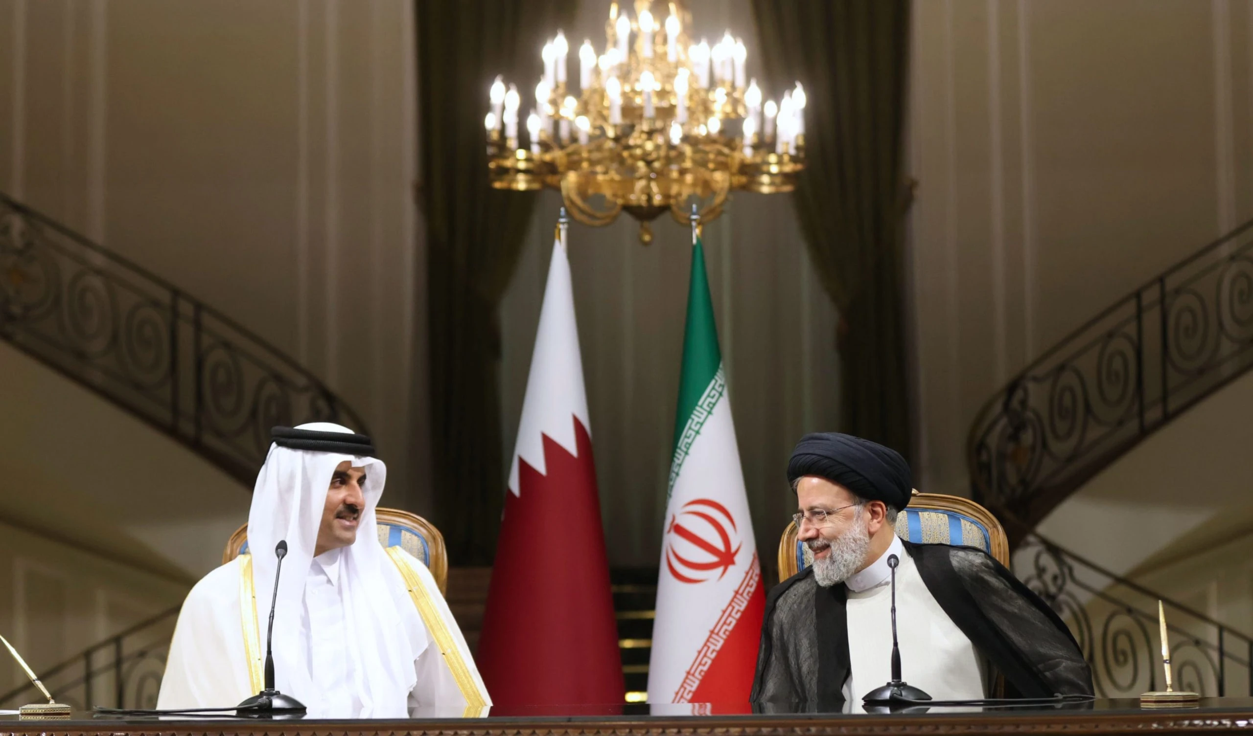 Encuentro entre el presidente iraní, Ebrahim Raisi, y el emir de Qatar, Tamim bin Hamad Al Thani