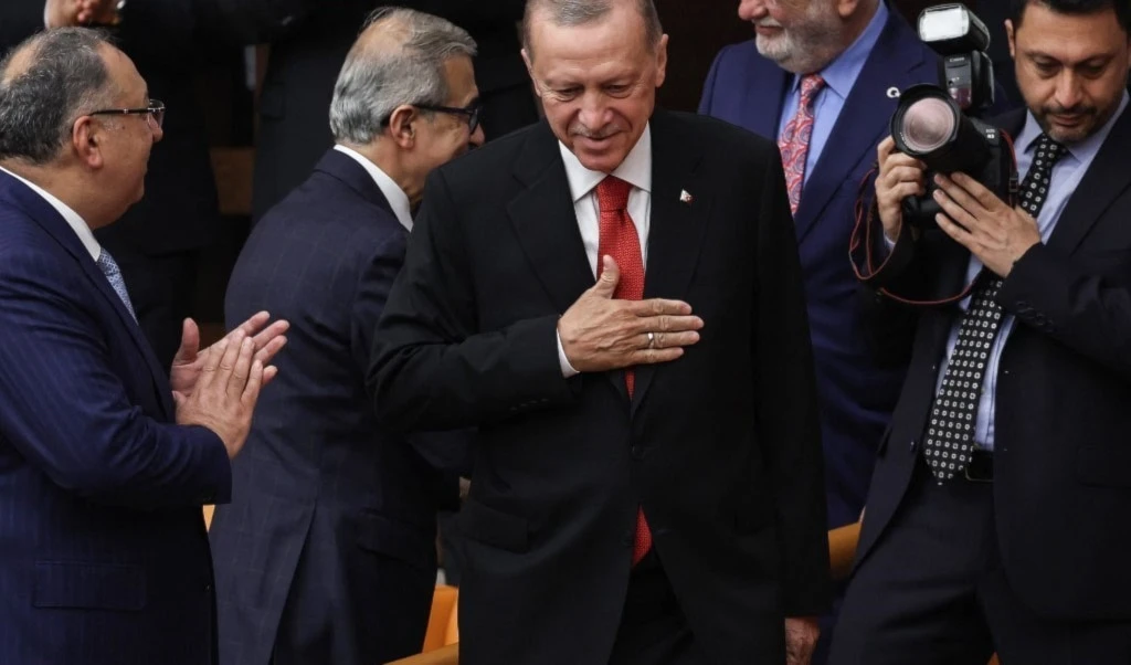 Erdogan prestó  juramento como jefe de Estado después de ganar los comicios generales para un tercer mandato de cinco años