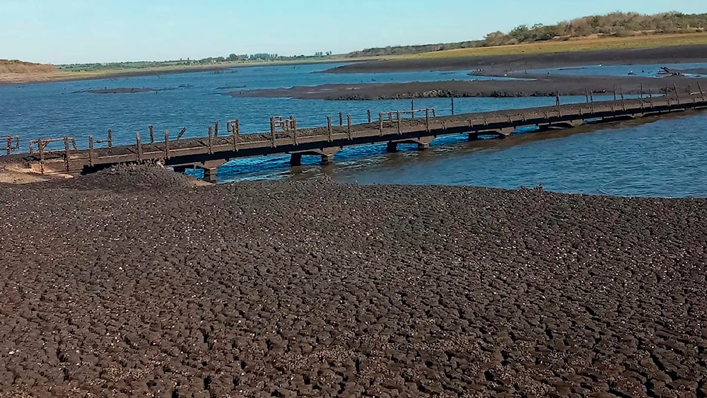 Las reservas de Paso Severino decrecen y los días de agua potable parecen contados.