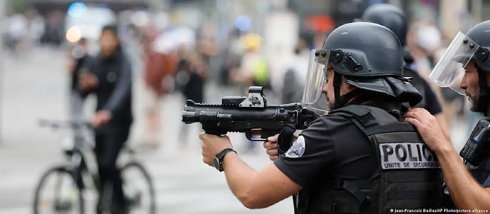 Más 45 mil agentes están movilizados en las calles para hacer frente a los choques.