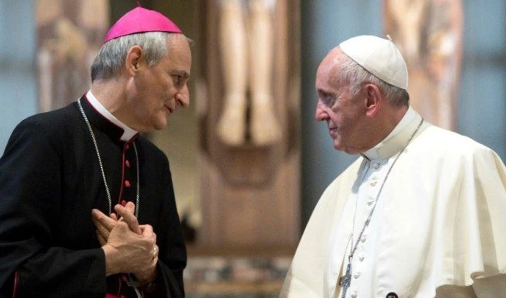 El papa Francisco y el cardenal Mateo Zuppi.