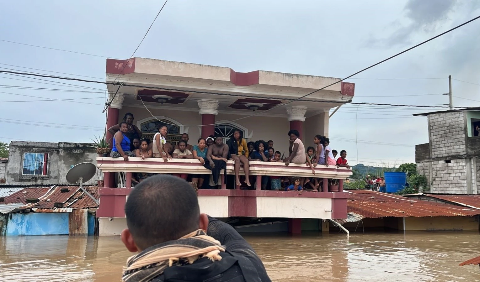 Seis ríos crecidos inundan provincia del norte de Ecuador
