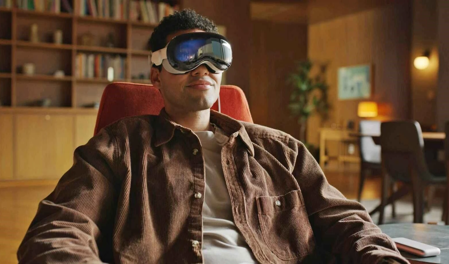 Apple desafía Meta con su nuevo auricular de realidad aumentada. Foto: Apple.