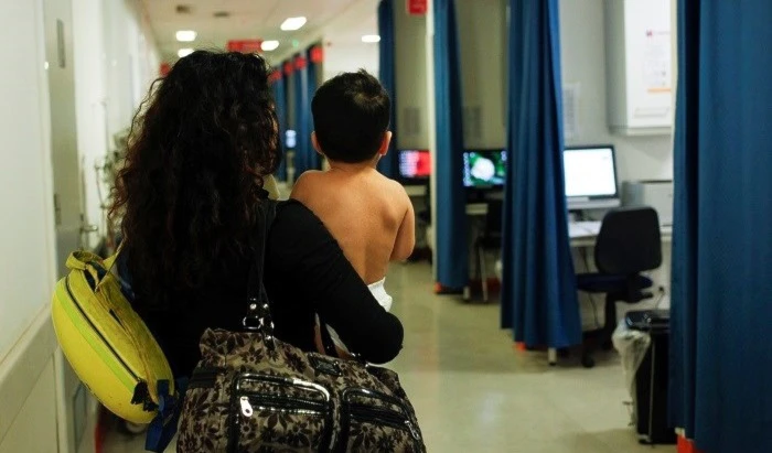 Atienden niños del sur al norte chileno por falta de camas pediátricas. Imagen referencial: Radio Universidad de Chile.