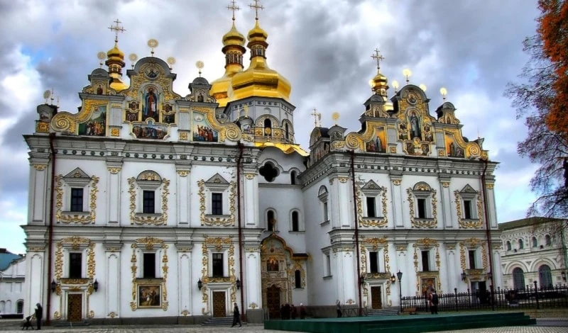 Ucrania ordena  a monjes abandonar el Monasterio de las Cuevas
