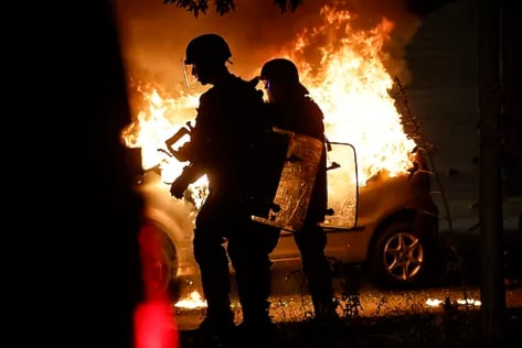 El ministerio del Interior desplegó en las calles 45 mil efectivos y 79 policías y gendarmes están heridos.