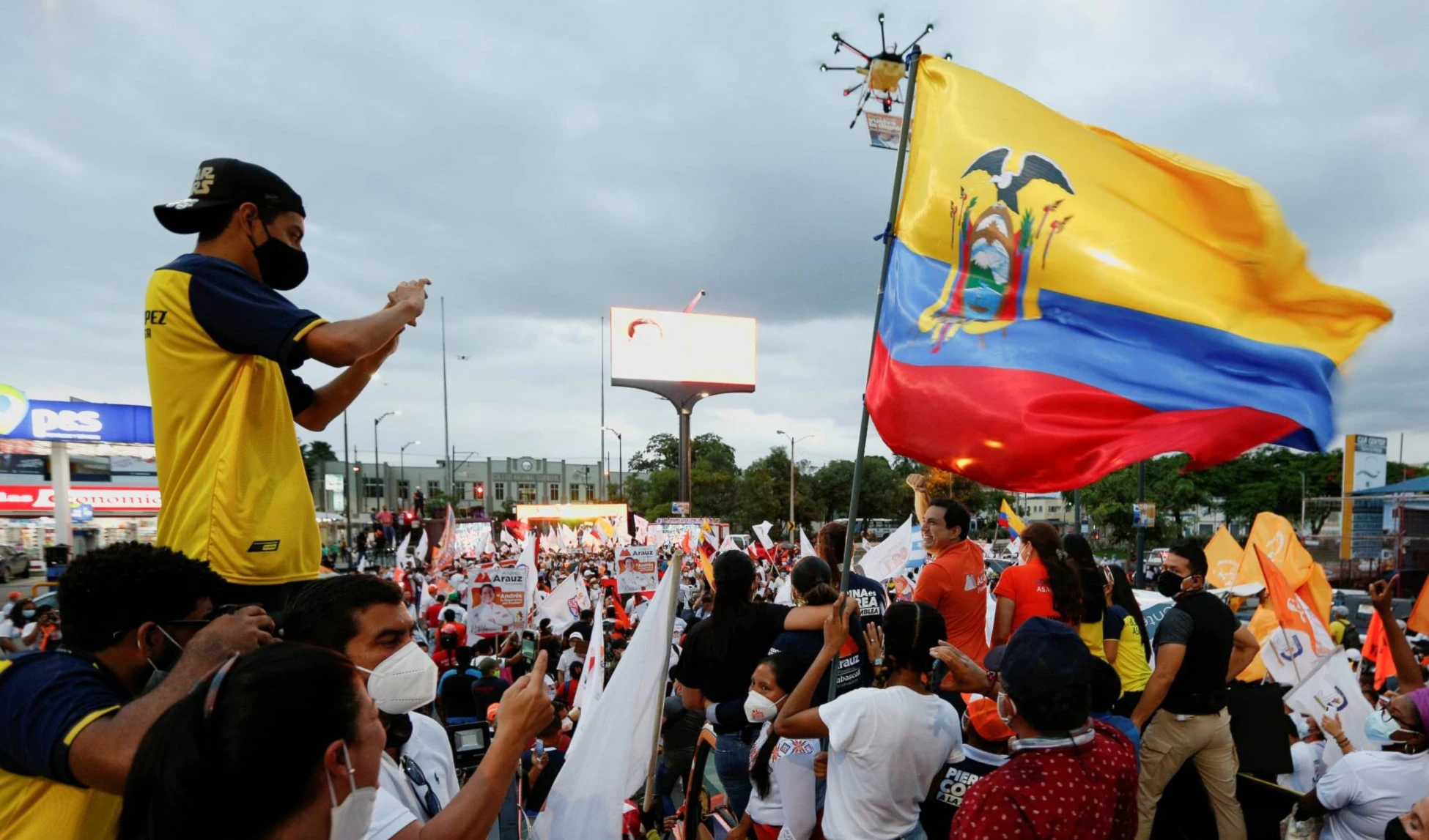 Las fórmulas presidenciales ecuatorianas contarán con 36 días para realizar su campaña electoral. Las fórmulas presidenciales ecuatorianas contarán con 36 días para realizar su campaña electoral.
