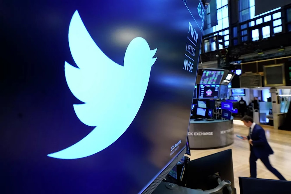 Twitter perdió la mitad de sus ingresos publicitarios. Foto: AP.  