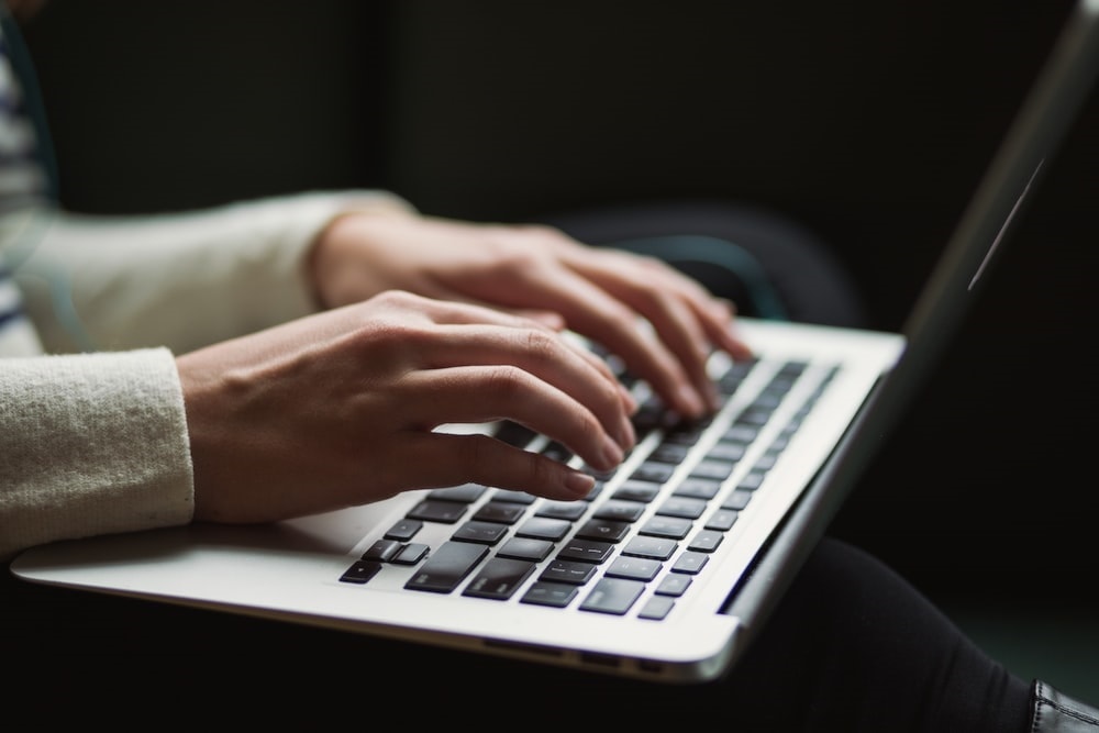 Error tipográfico filtra millones de correos de militares de EE.UU. Imagen ilustrativa: Unsplash.