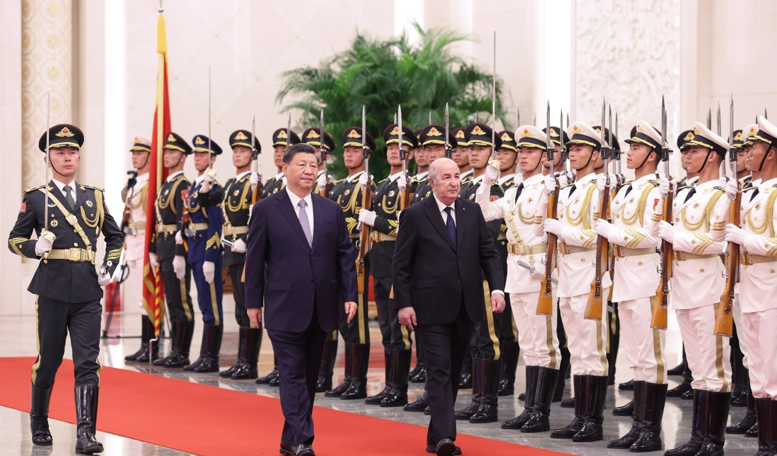 El presidente chino recibió a su homólogo argelino quien realiza su primera visita a China como desde que asumió la presidencia de su país 2019. El presidente chino recibió a su homólogo argelino quien realiza su primera visita a China como desde que asumió la presidencia de su país 2019.