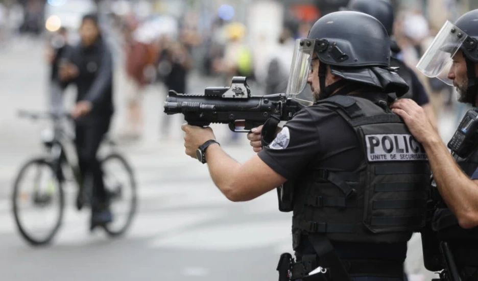 Cerca de 700 detenidos en quinta noche de disturbios en Francia