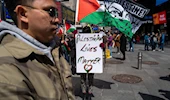 Partidarios de Palestina se manifiestan en Times Square, Nueva York, el 8 de abril.