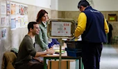 Hasta el momento, dos millones 622 mil 808 electores solicitaron votar por correos en España.