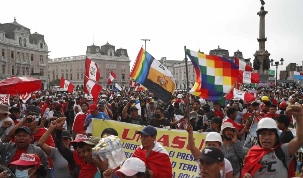 Perú marcha y marchará por la renuncia de la presidenta no electa