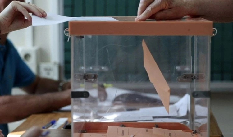 España busca formar gobierno sin volver a las urnas