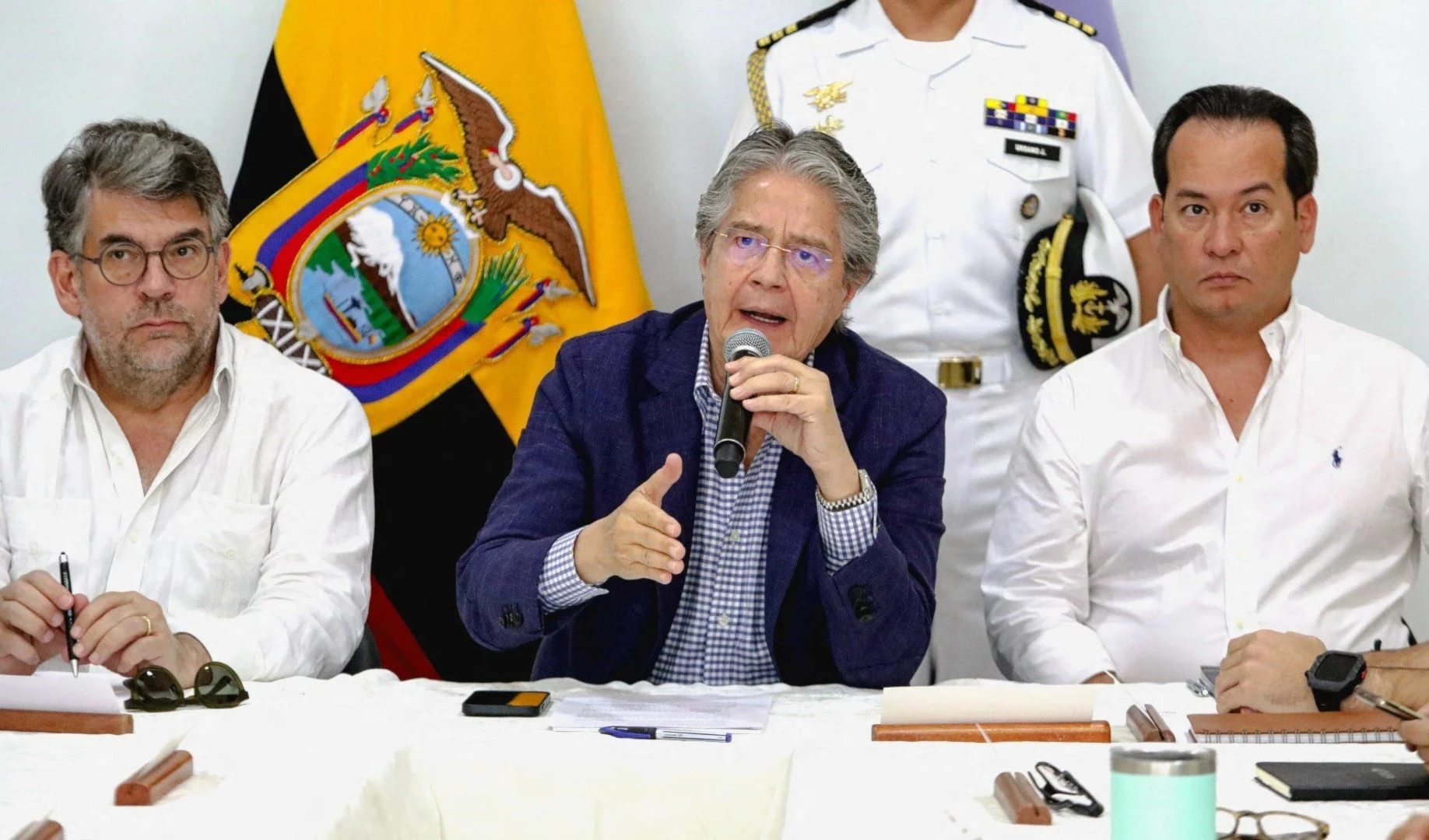 Guillermo Lasso declara estado de excepción.