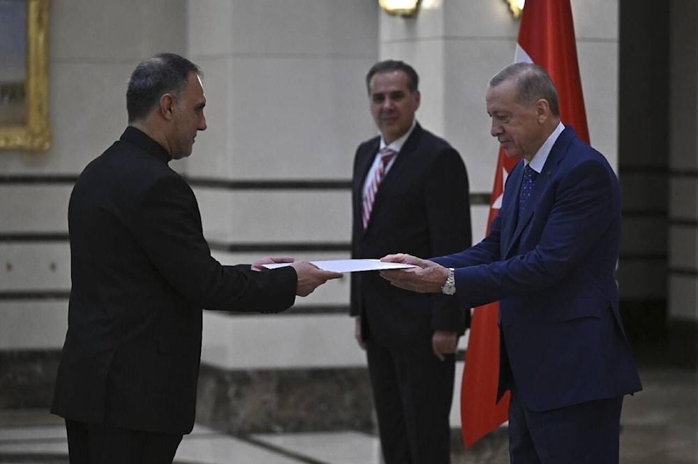 El presidente turco, Recep Tayyip Erdogan, recibió las credenciales del nuevo embajador de Irán en Ankara, Mohammad Hassan Habibullah Zadeh.