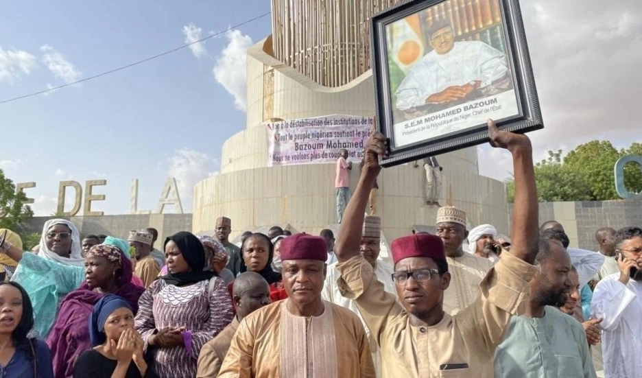 Níger cae ante militares entrenados en Occidente