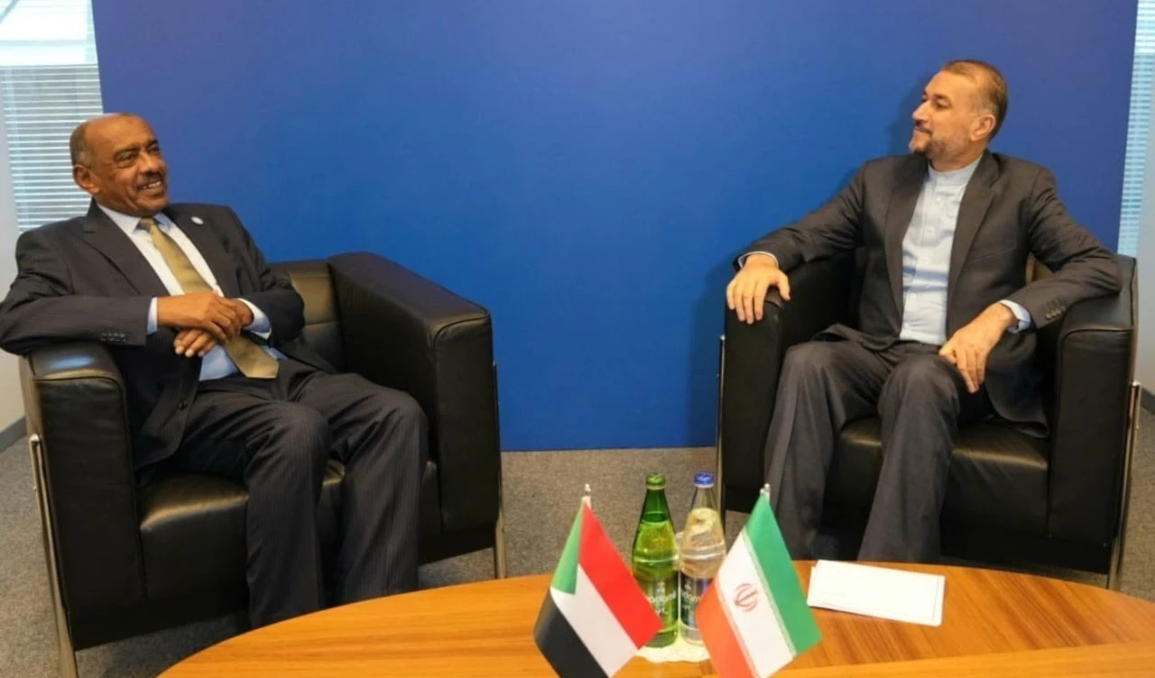 Los titulares de Exteriores de Irán, Amir Abdullahian, y de Sudán, Ali al-Sadiq, sostuvieron un encuentro en Bakú.