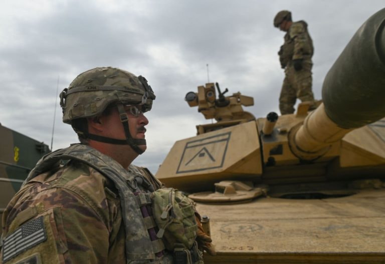 Estados Unidos enviará uranio empobrecido para los tanques Abrams, enviados a Ucrania para reforzar la guerra.