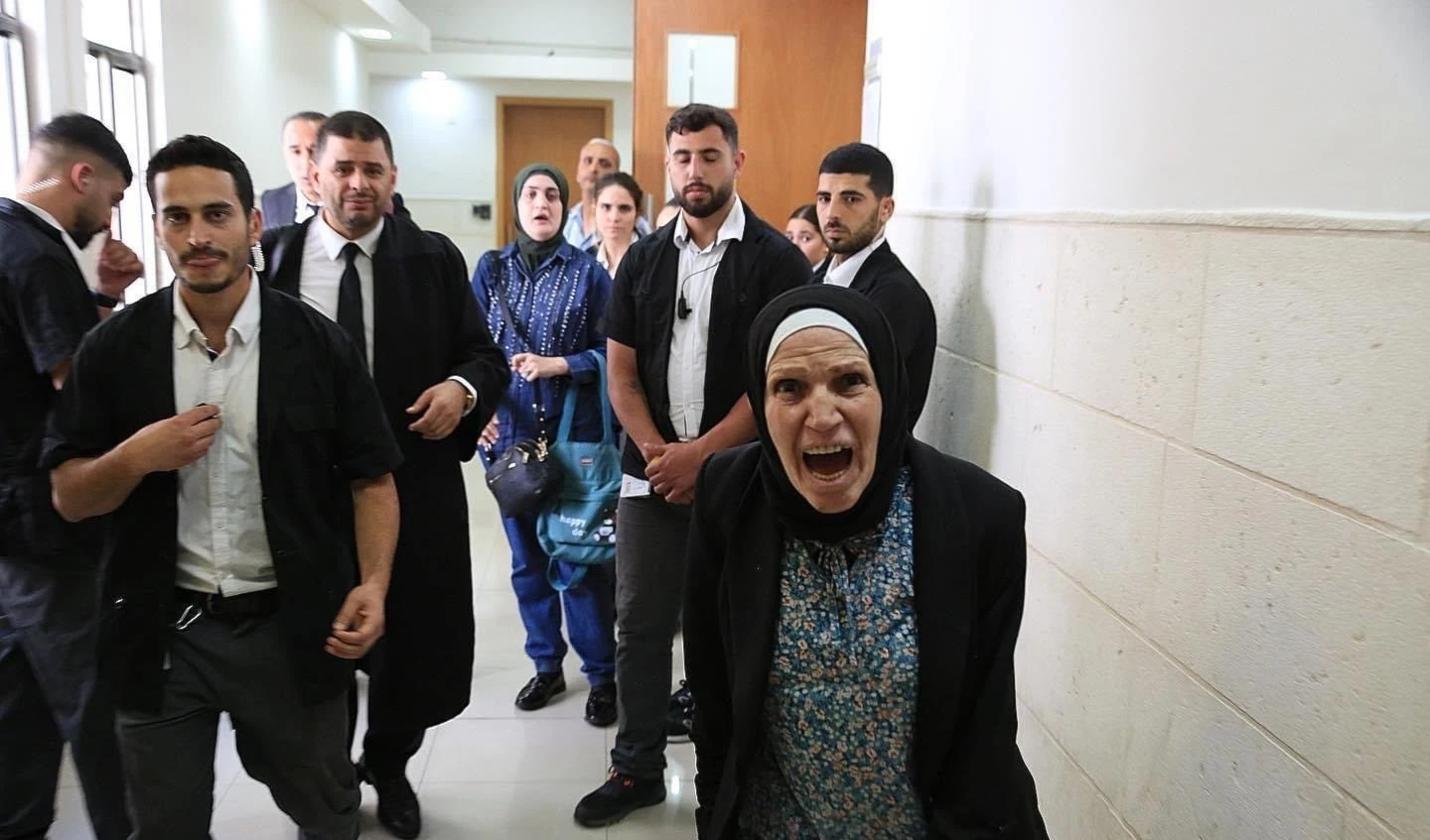 Un tribunal de la ocupación exoneró al asesino del mártir Iyad al-Halak y su familia exige justicia.