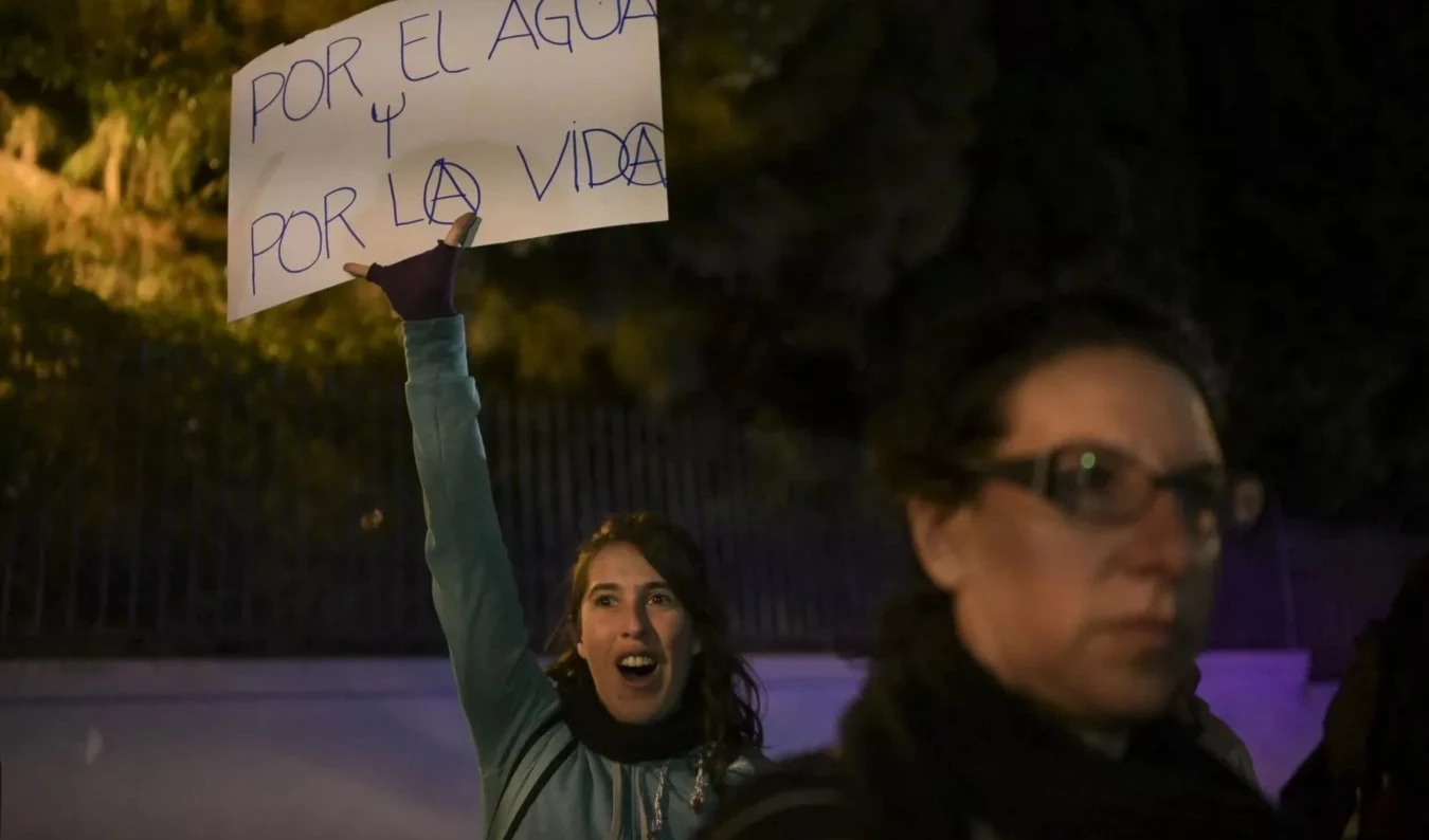 Argentina ofrece suministros de agua a Uruguay por la crisis hídrica. Foto: AFP. Argentina ofrece suministros de agua a Uruguay por la crisis hídrica. Foto: AFP.