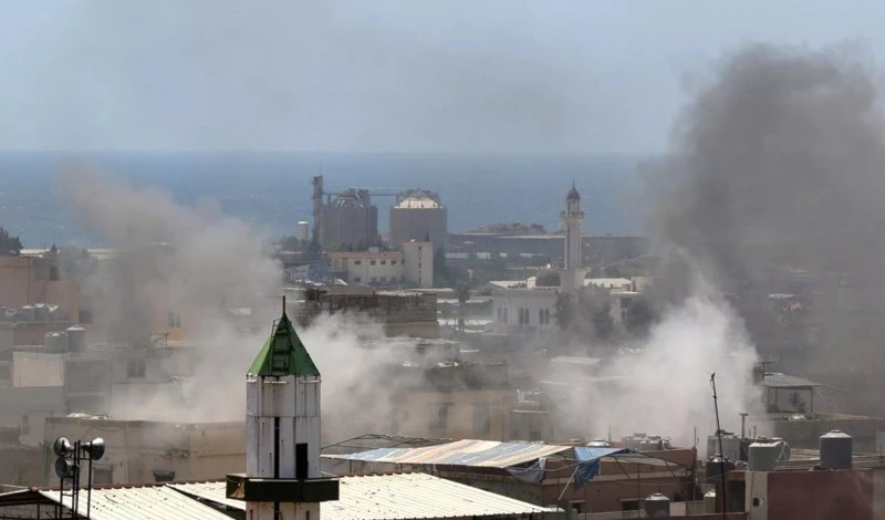 Combates esporádicos en campamento de Ain al-Hilweh.