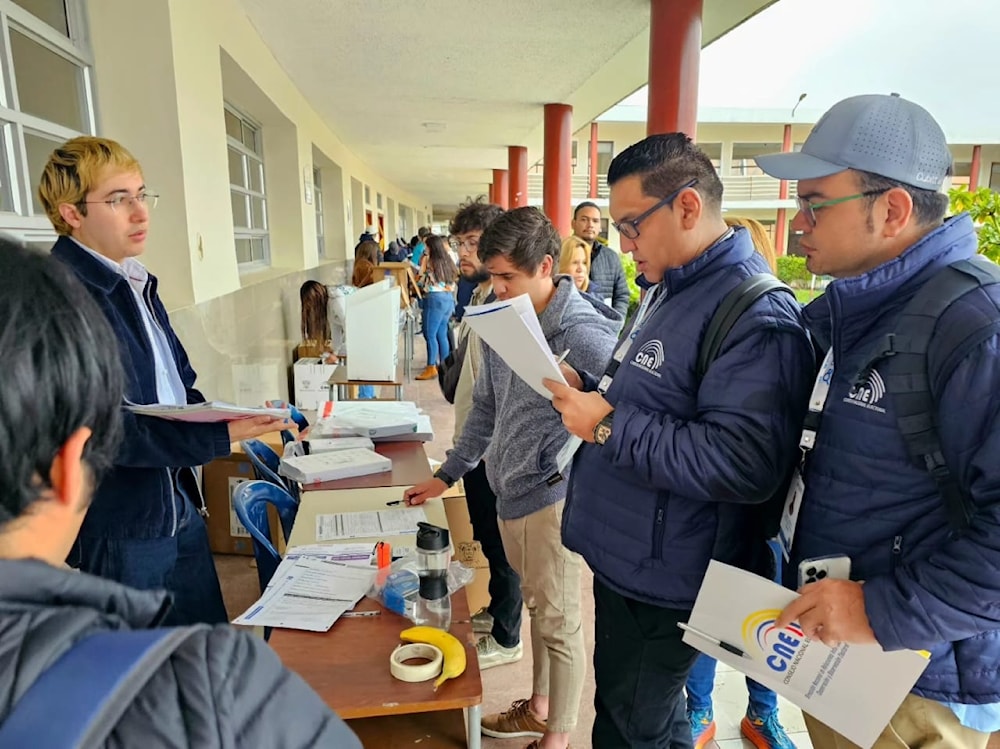 Cerca del 45 por ciento de los ecuatorianos ya votaron
