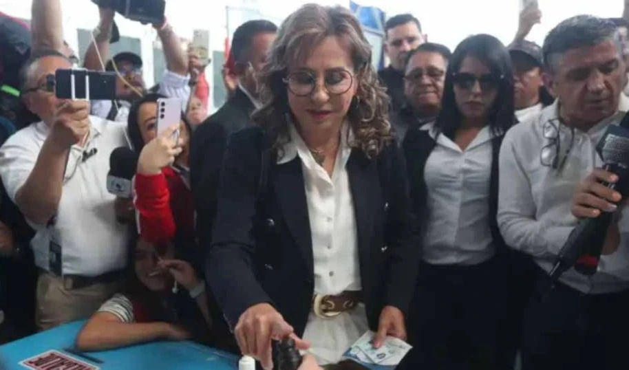 Candidata guatemalteca recuerda amparo de Corte al votar