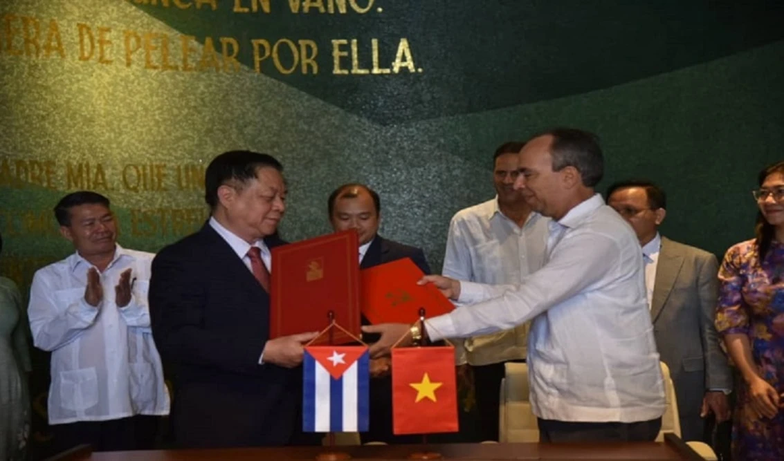 Cuba y Vietnam refuerzan relaciones de cooperación en materia política