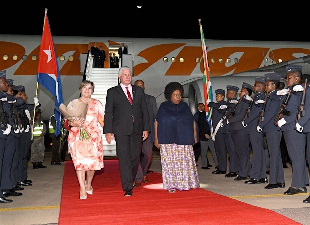 Presidente de Cuba arribó a Sudáfrica