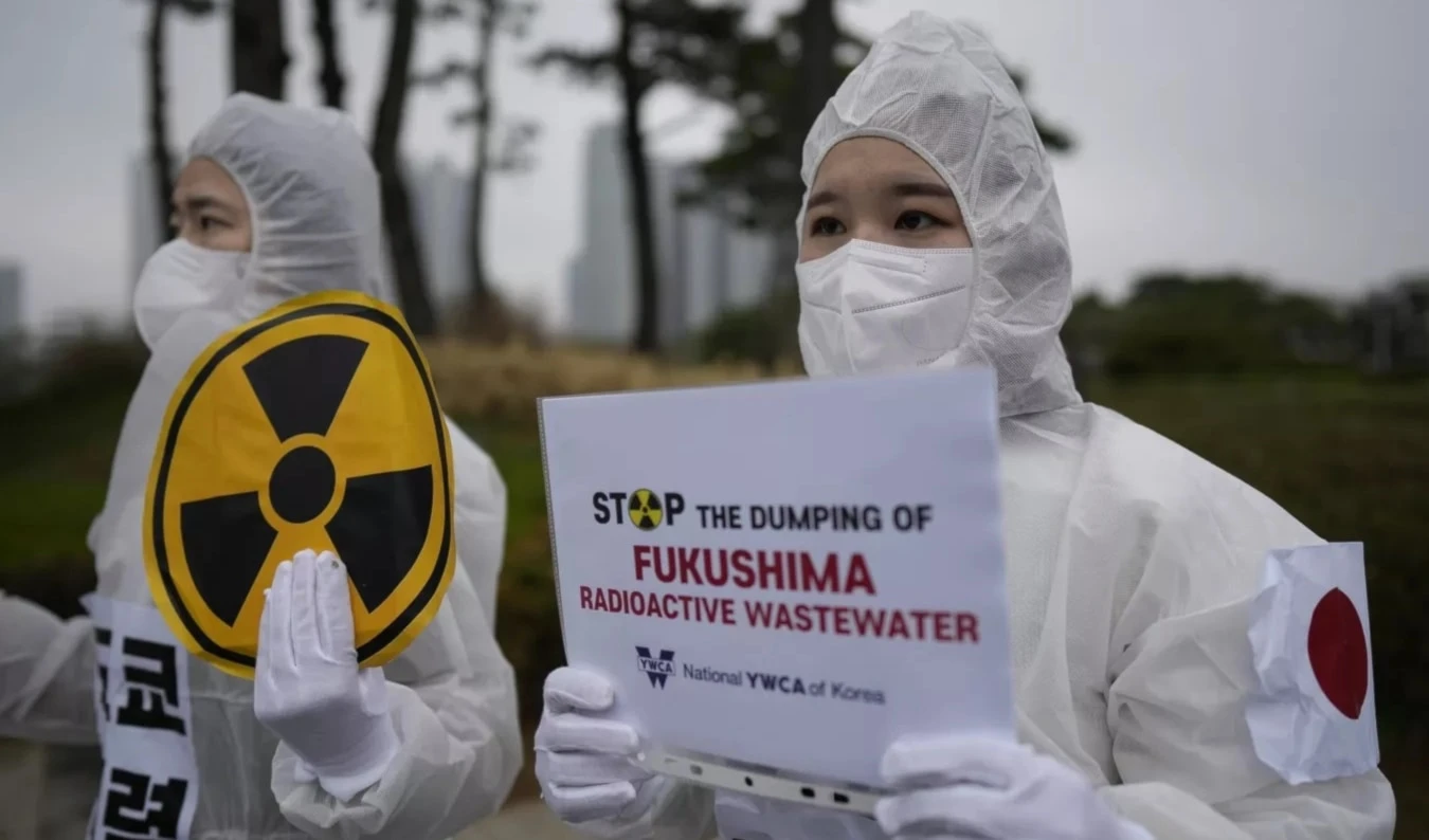 Japón libera al océano del agua de Fukushima pese a protestas. Foto: AP.