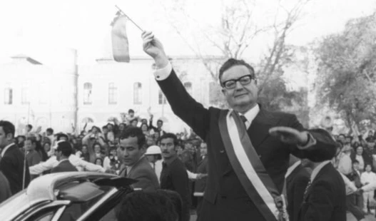 El golpe de estado contra Salvador Allende y su posterior muerte hundieron a Chile en los peores 17 años de su historia.