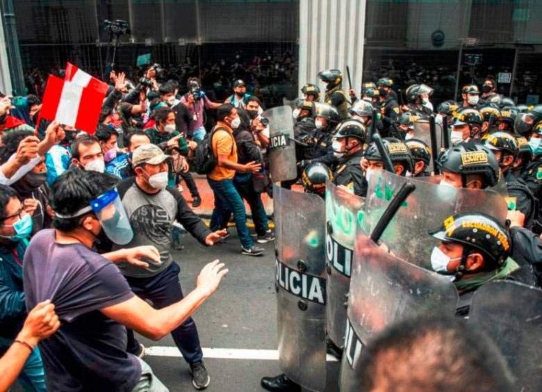 Proponen incuatar informes militares sobre represión en Perú