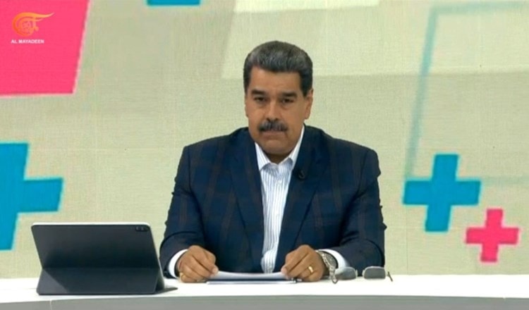 Nicolás Maduro comparte indignación por la quema de copias del Corán