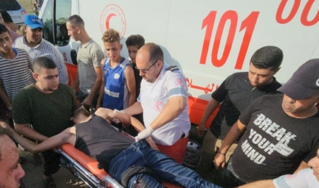 Jóvenes heridos por balas de "Israel" al este de Gaza