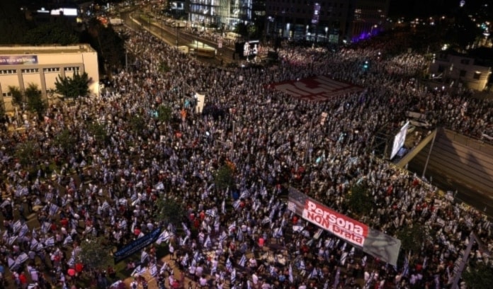 Decenas de miles de colonos protestan contra el gobierno de Netanyahu