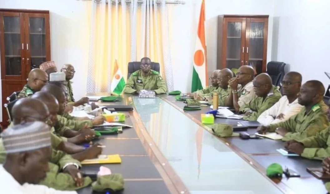 Níger acusa a Francia de desplegar fuerzas en países de la CEDEAO Níger acusa a Francia de desplegar fuerzas en países de la CEDEAO