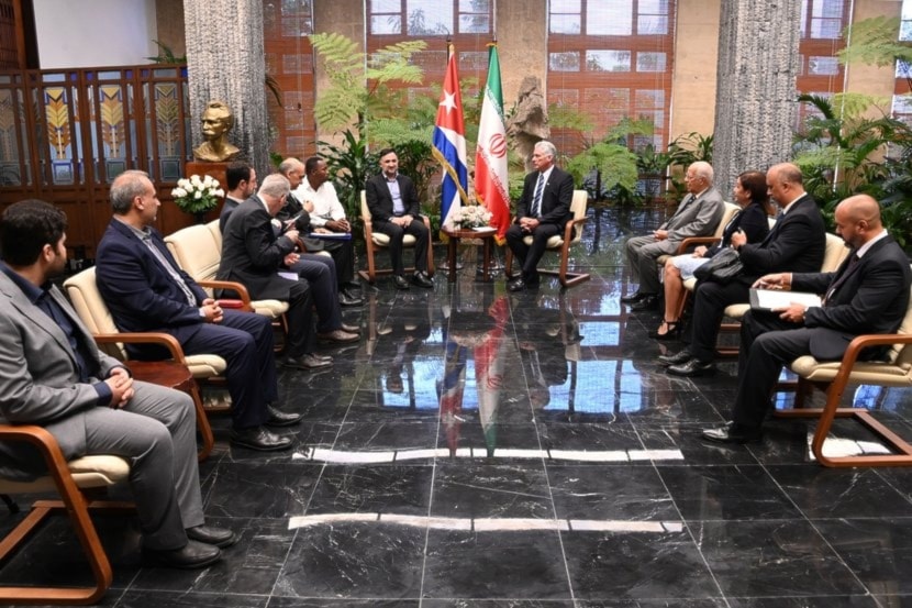 Presidente de Cuba recibe a delegados de Irán a la cumbre de La Habana