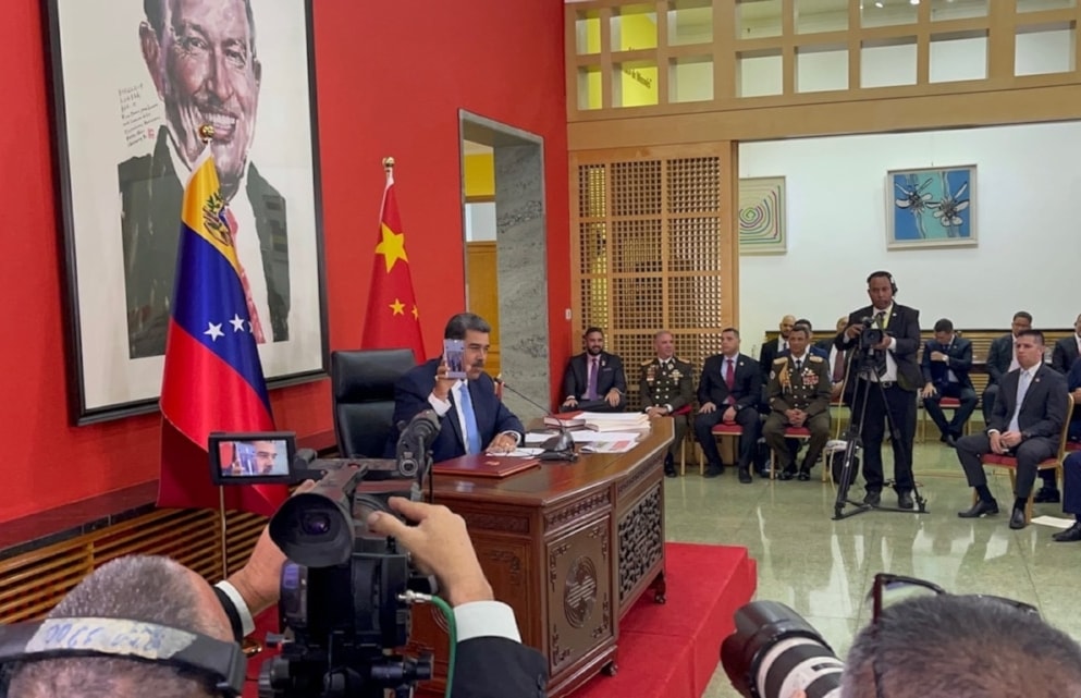 Maduro a un periodista chino: ¡No hables en inglés!