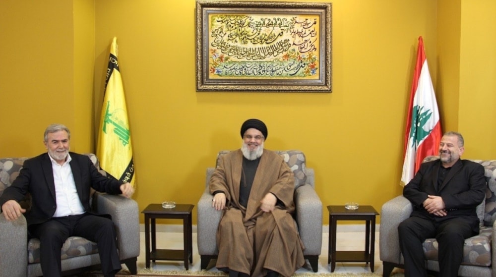 El secretario general de Hizbullah, Hassan Nasrallah, junto al máximo líder de laYihad Islámica de Palestina, Ziad al-Nakhaleh, y el jefe adjunto del Buró Político de Hamas, Saleh Al-Arouri, durante su reciente reunión. 