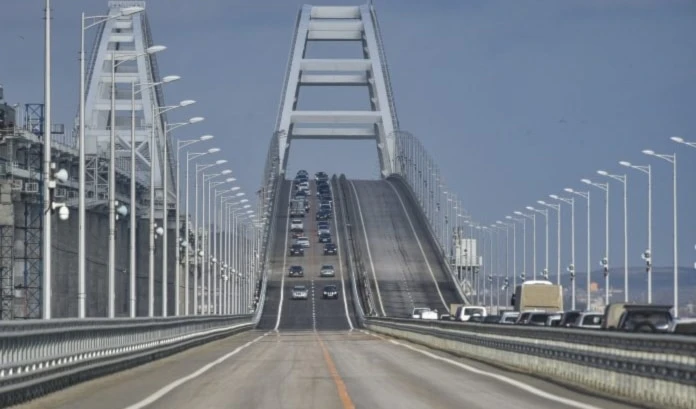 Con sus 19 kilómetros, el puente de Crimea es el más largo de Rusia y une esa localidad con el territorio continental.