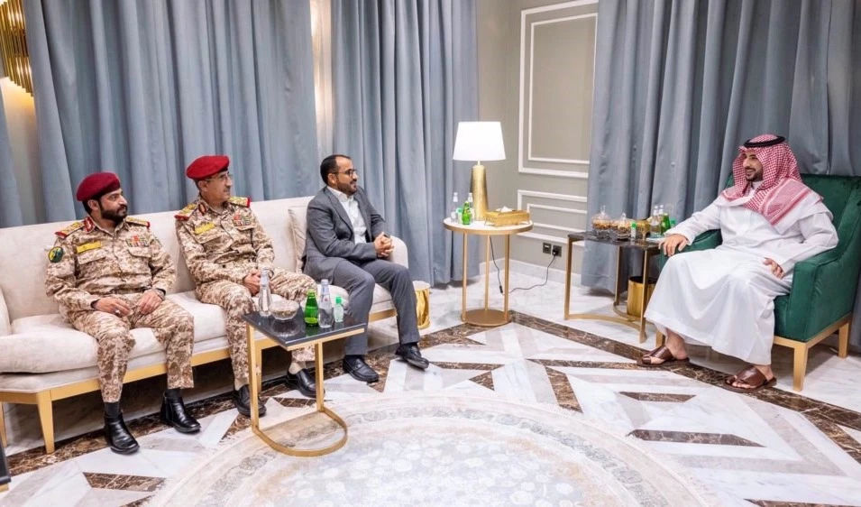 Delegación de Ansar Allah de Yemen sostuvo un encuentro con el ministro de Defensa de Arabia Saudita, el príncipe Jalid bin Salman Al Saud.