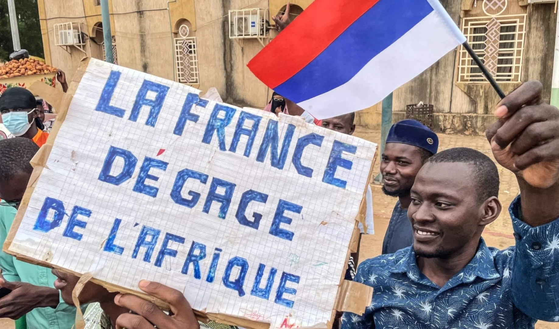 Níger impide que los aviones franceses crucen su espacio aéreo Níger impide que los aviones franceses crucen su espacio aéreo