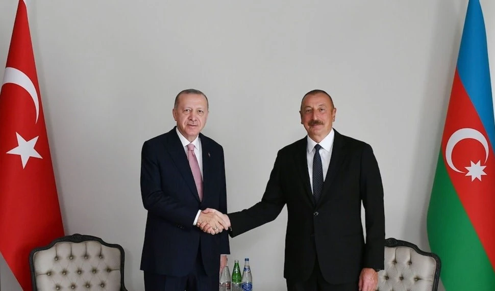 Encuentro entre el presidente de Turquía, Recep Tayyip Erdogan, y su homólogo de Azerbaiyán, Ilham Aliyev.