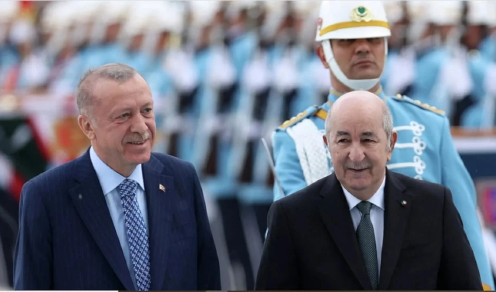 En junio pasado, el presidente argelino y su homólogo turco confirmaron sus esfuerzos para fortalecer las relaciones bilaterales entre los dos países. En junio pasado, el presidente argelino y su homólogo turco confirmaron sus esfuerzos para fortalecer las relaciones bilaterales entre los dos países.