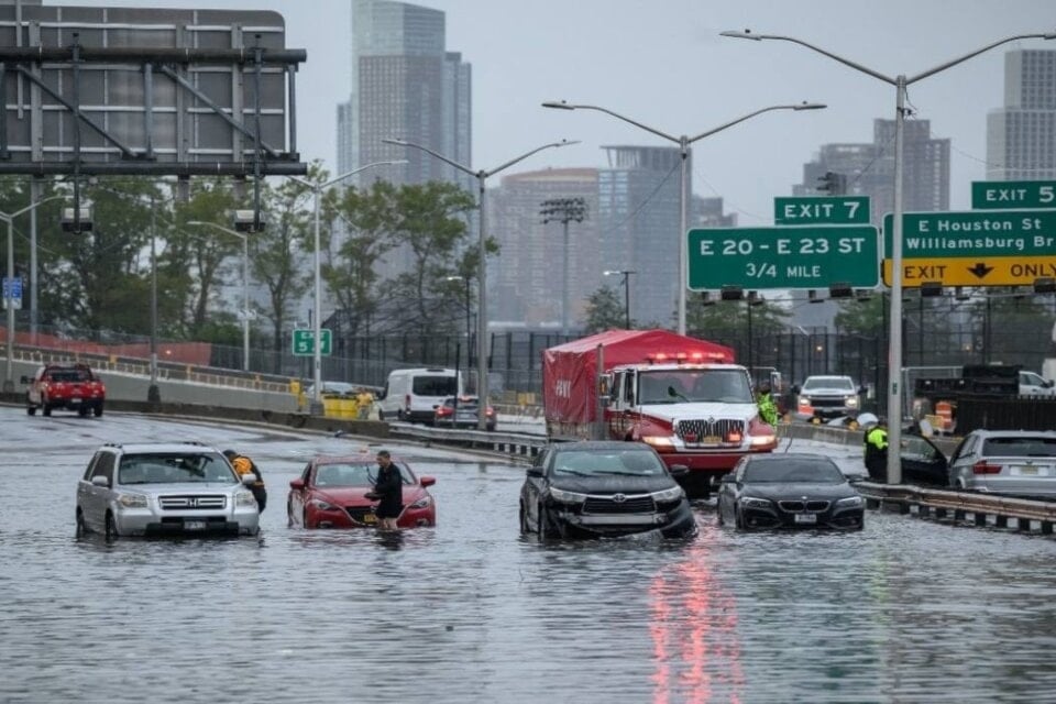 Nueva York se ahoga bajo las fuertes lluvias